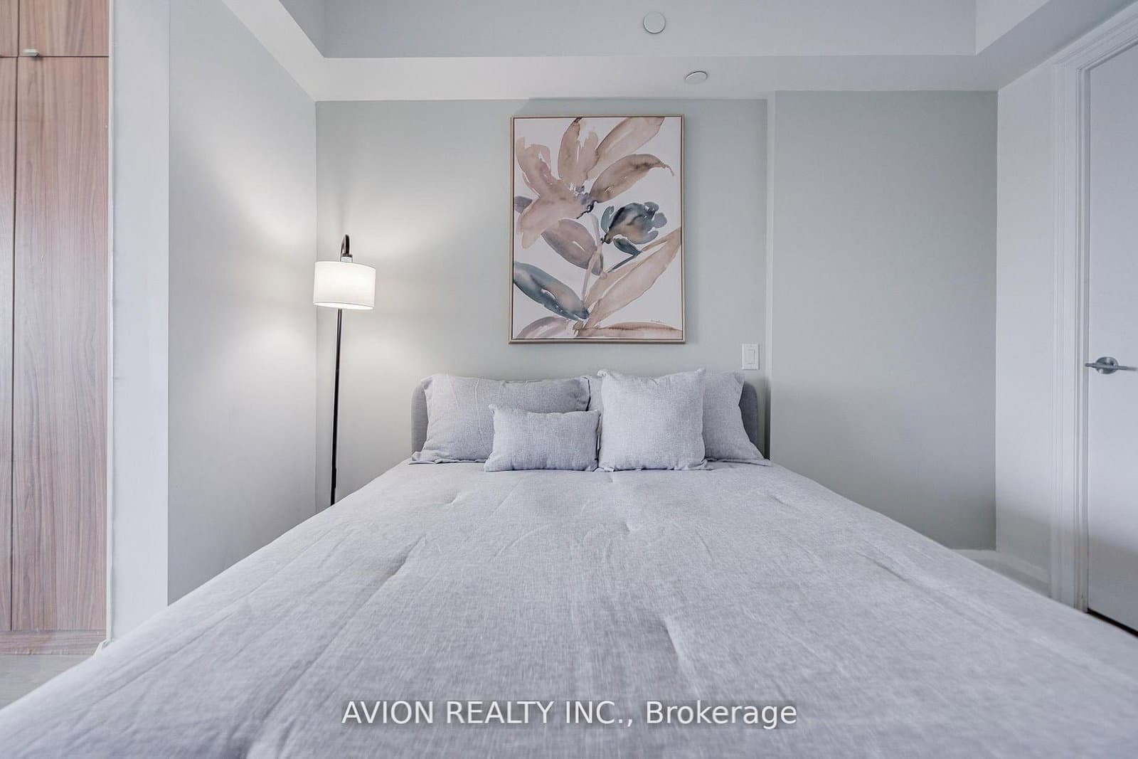 155 Yorkville Avenue, Unit 1920 thumbnail 9
