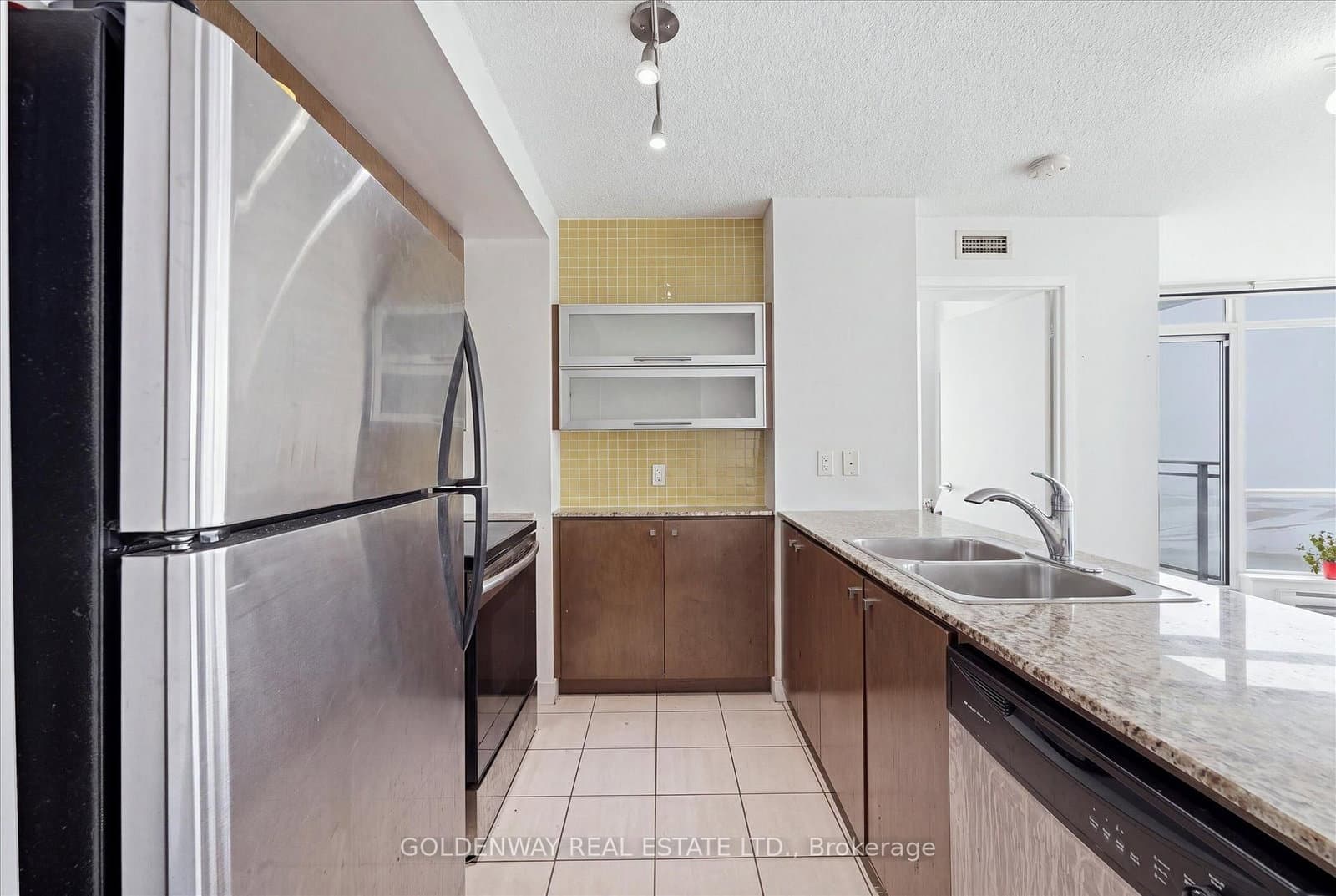 11 Brunel Court, Unit 5015 thumbnail 5