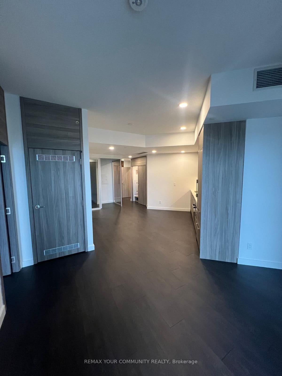 18 Esther Shiner Boulevard, Unit 652 thumbnail 10