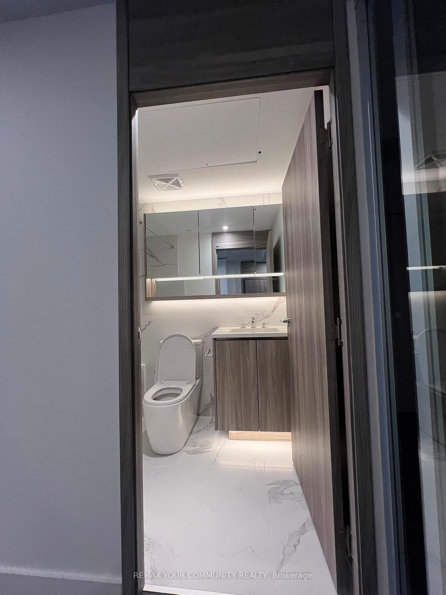 18 Esther Shiner Boulevard, Unit 652 thumbnail 15