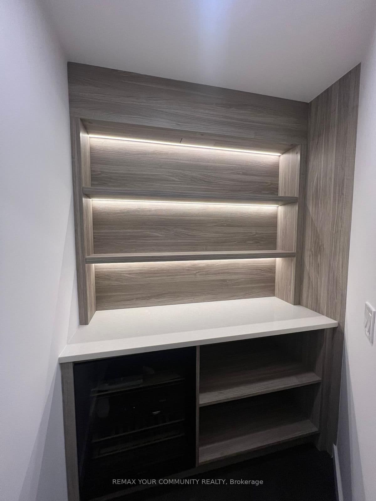 18 Esther Shiner Boulevard, Unit 652 thumbnail 8