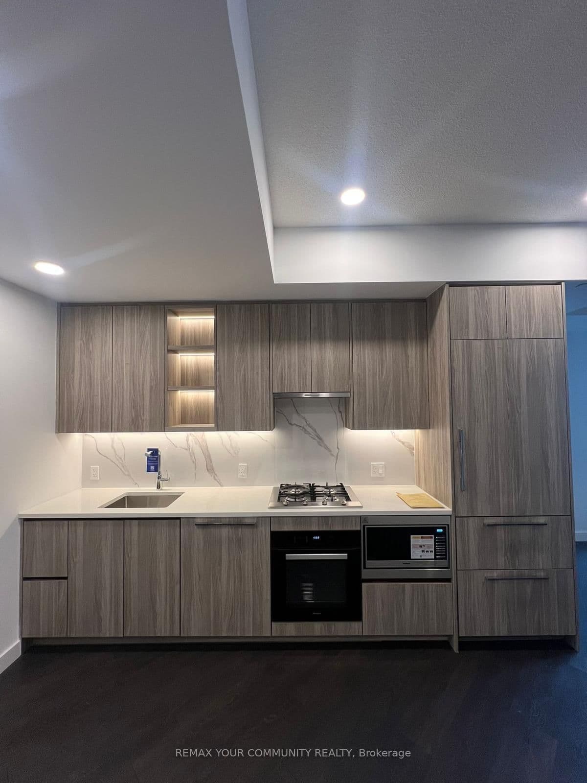 18 Esther Shiner Boulevard, Unit 652 thumbnail 9