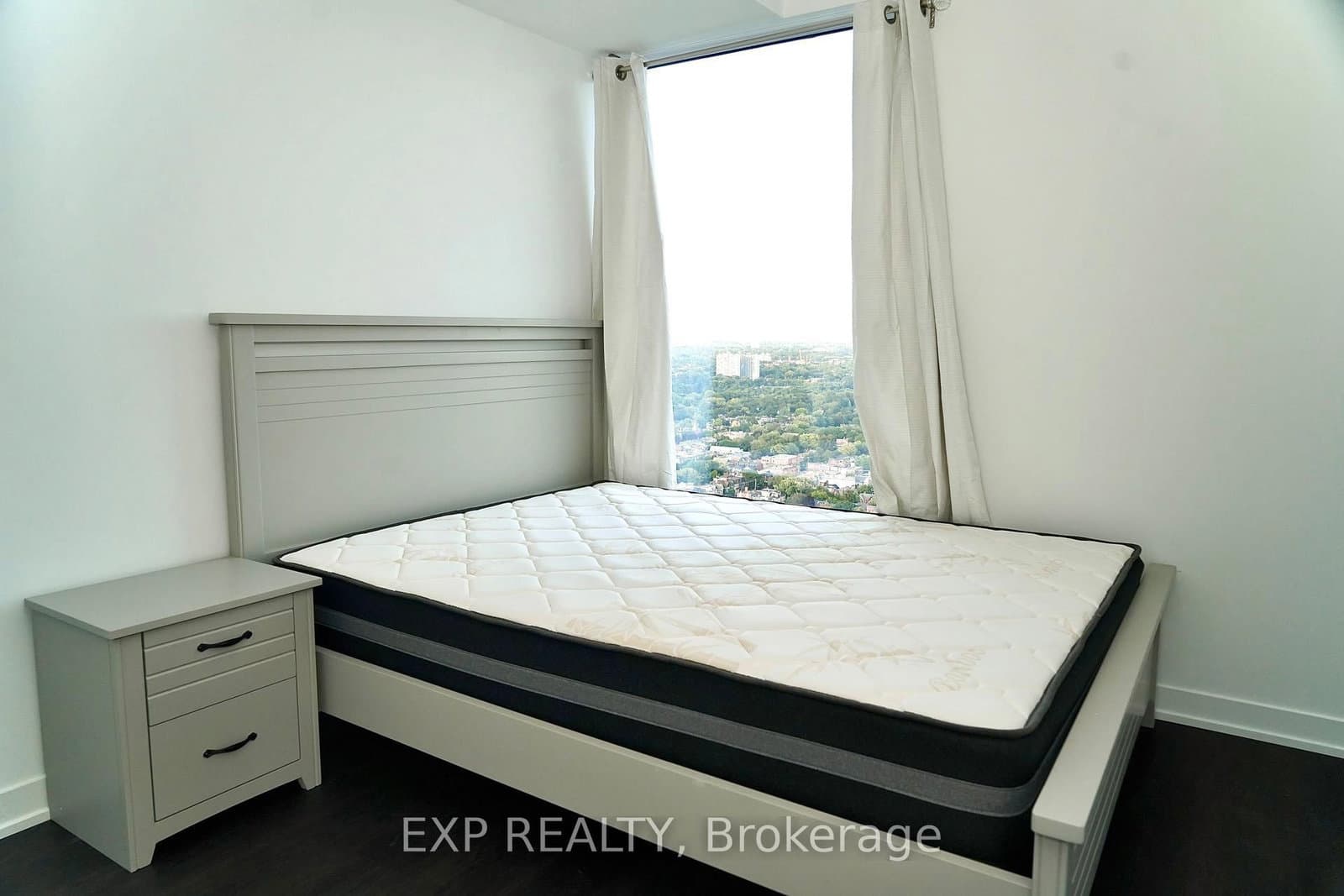 319 Jarvis Street, Unit 4711 thumbnail 6