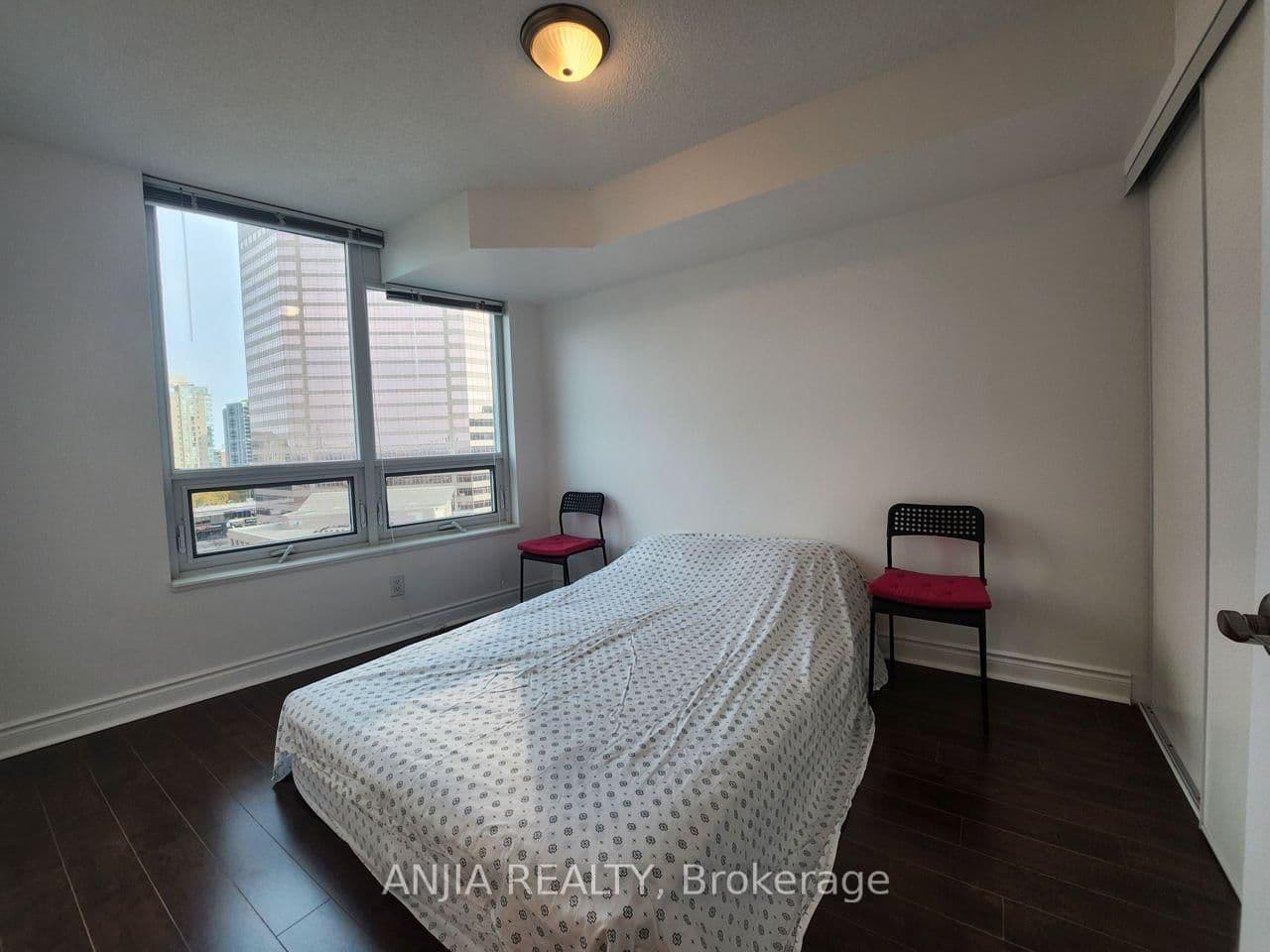 25 Greenview Avenue, Unit 1024 thumbnail 14