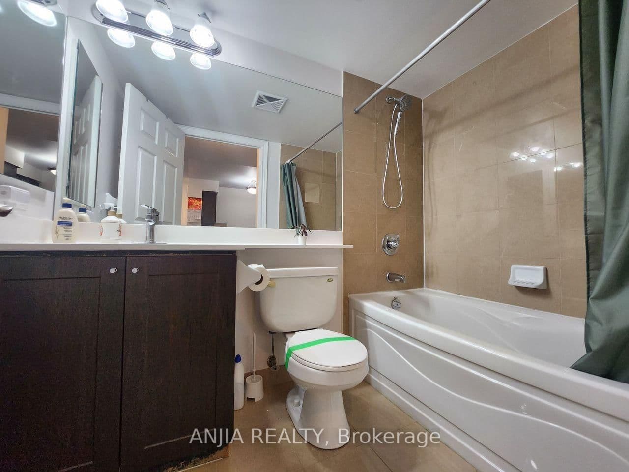 25 Greenview Avenue, Unit 1024 thumbnail 16