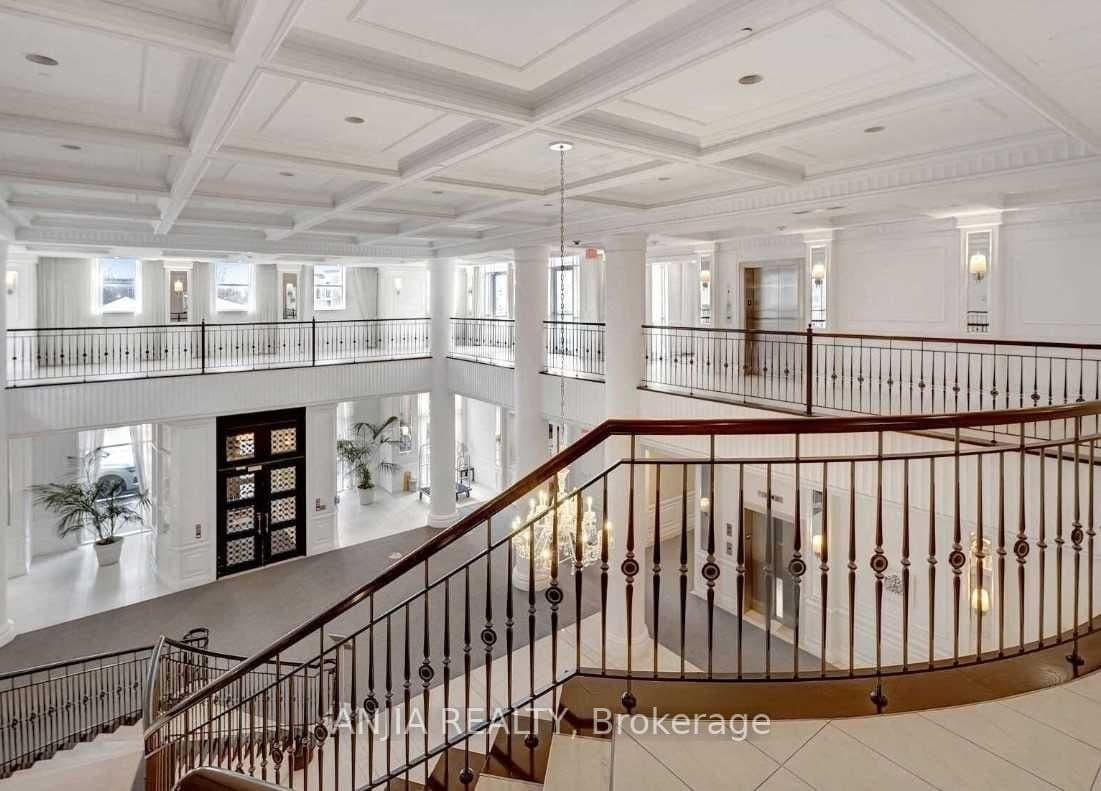 25 Greenview Avenue, Unit 1024 thumbnail 6