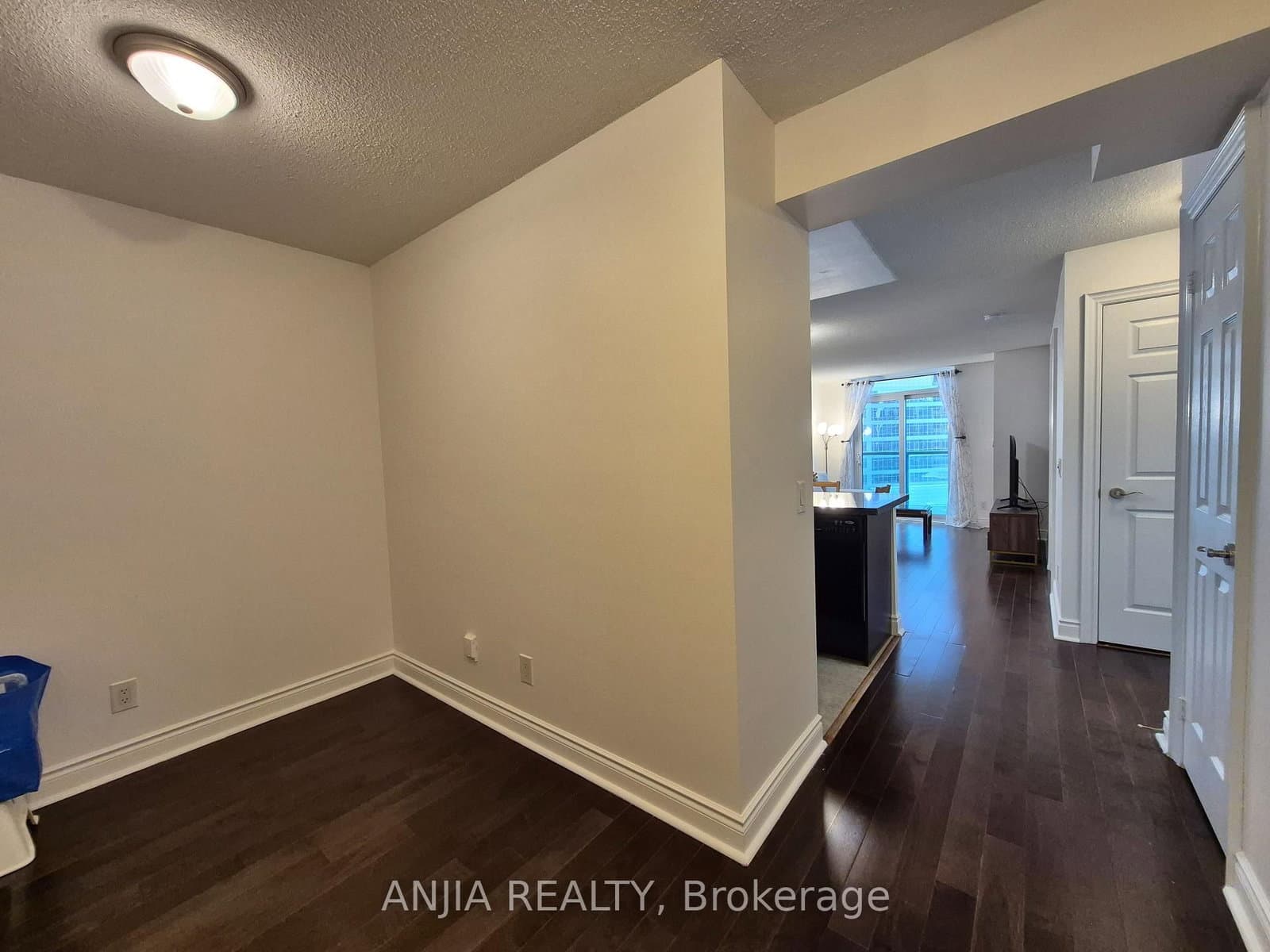 25 Greenview Avenue, Unit 1024 thumbnail 8
