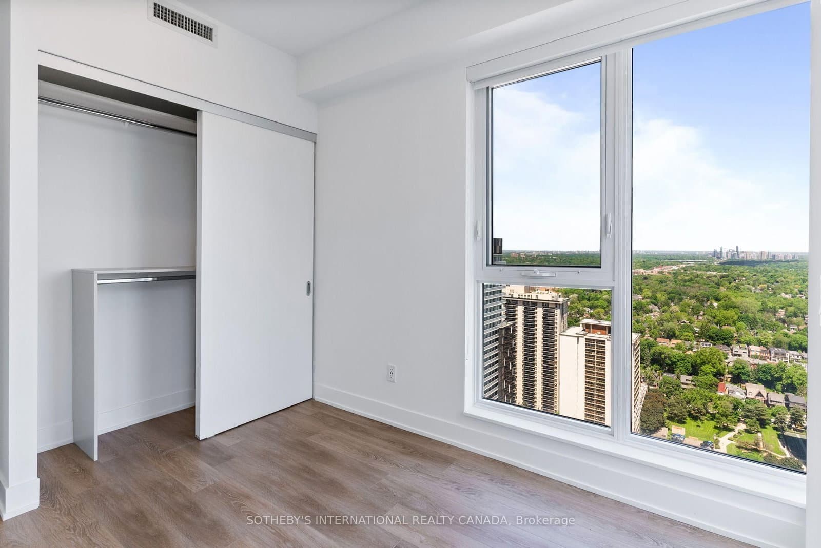 200 Redpath Avenue, Unit 1101 thumbnail 14