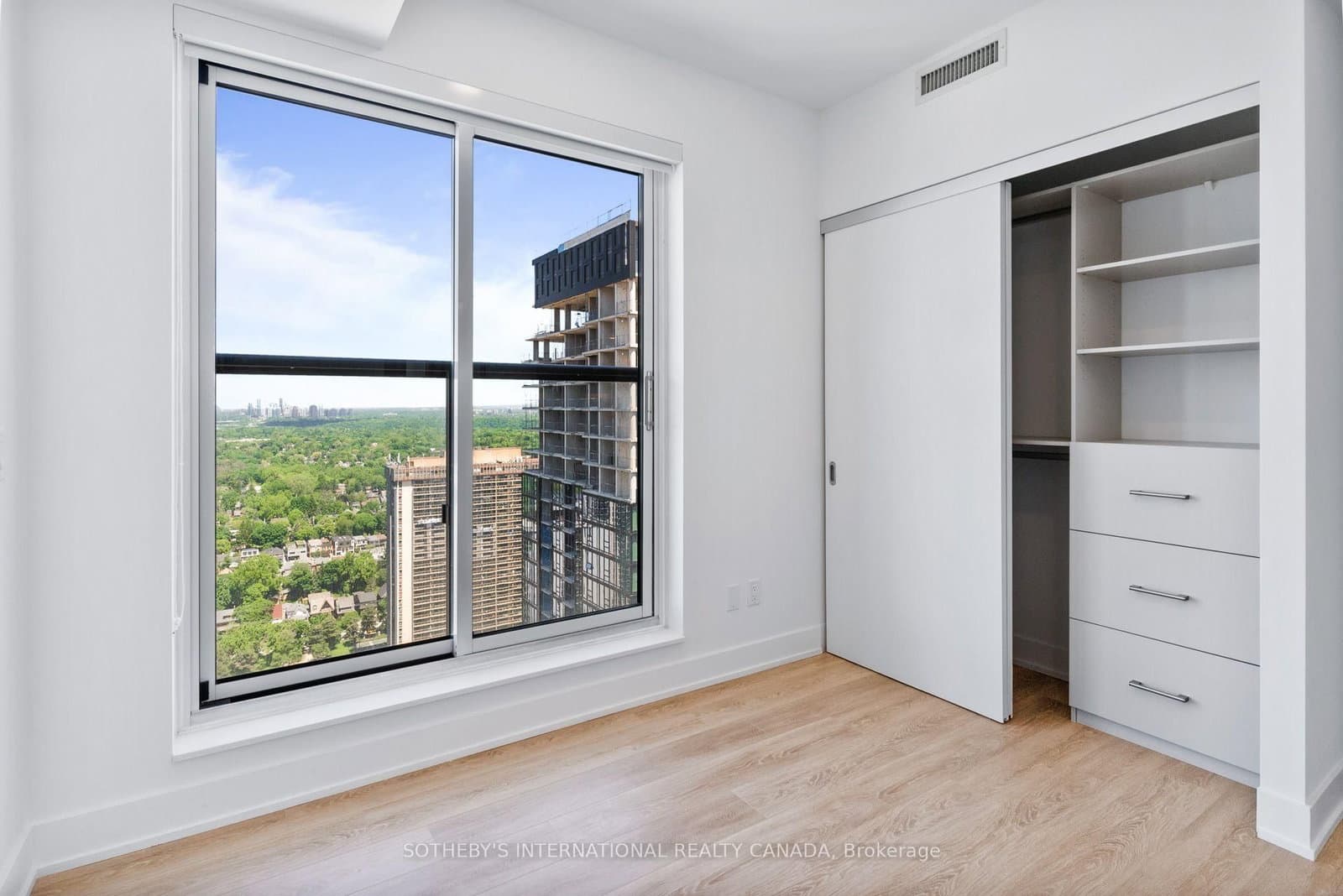 200 Redpath Avenue, Unit 1101 thumbnail 16