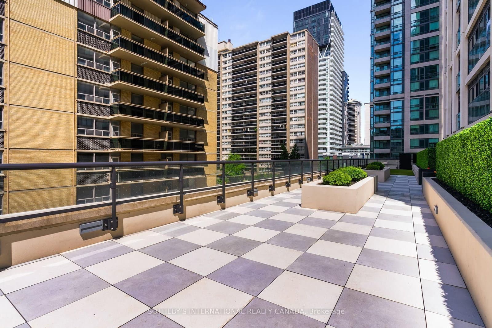 200 Redpath Avenue, Unit 1101 thumbnail 24