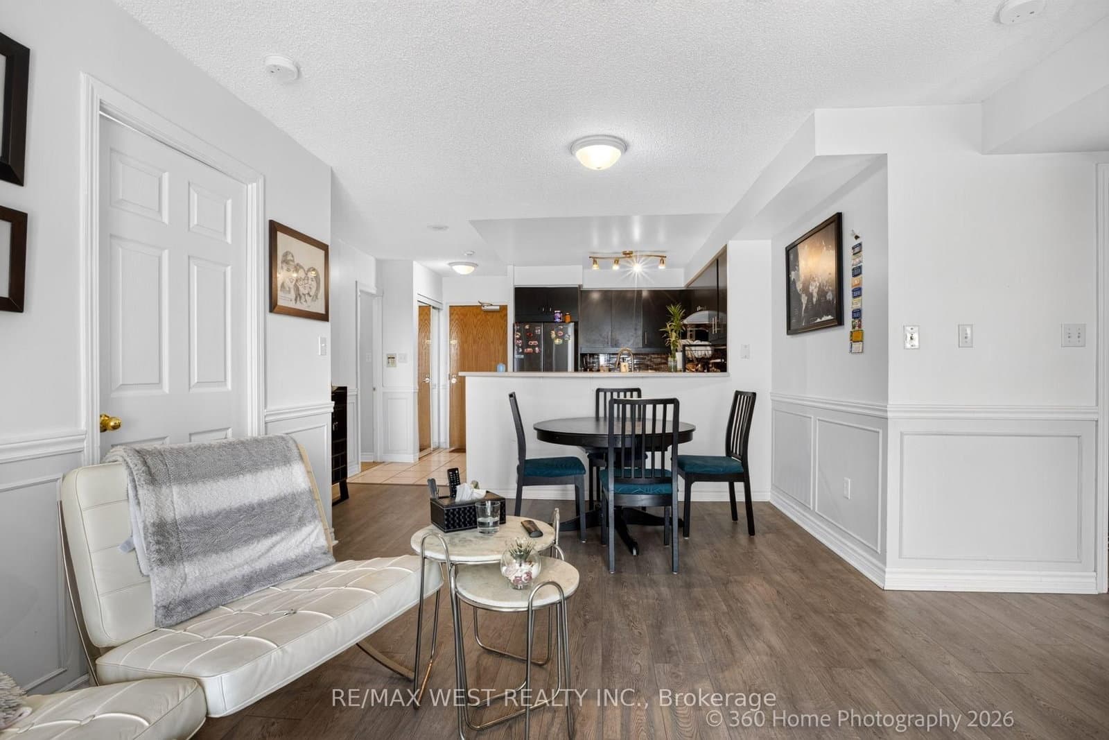 7 Lorraine Drive, Unit 706 thumbnail 12