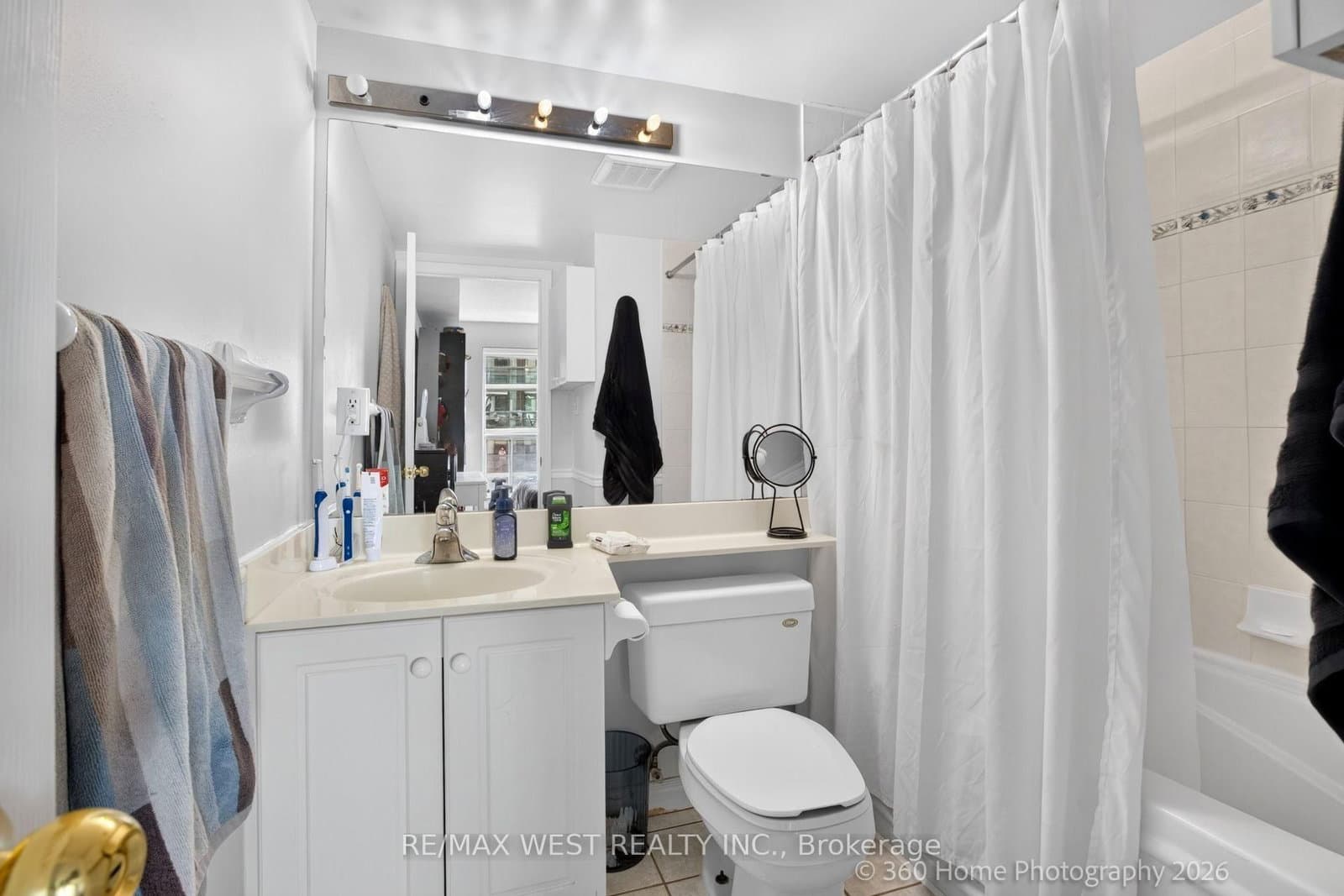 7 Lorraine Drive, Unit 706 thumbnail 20