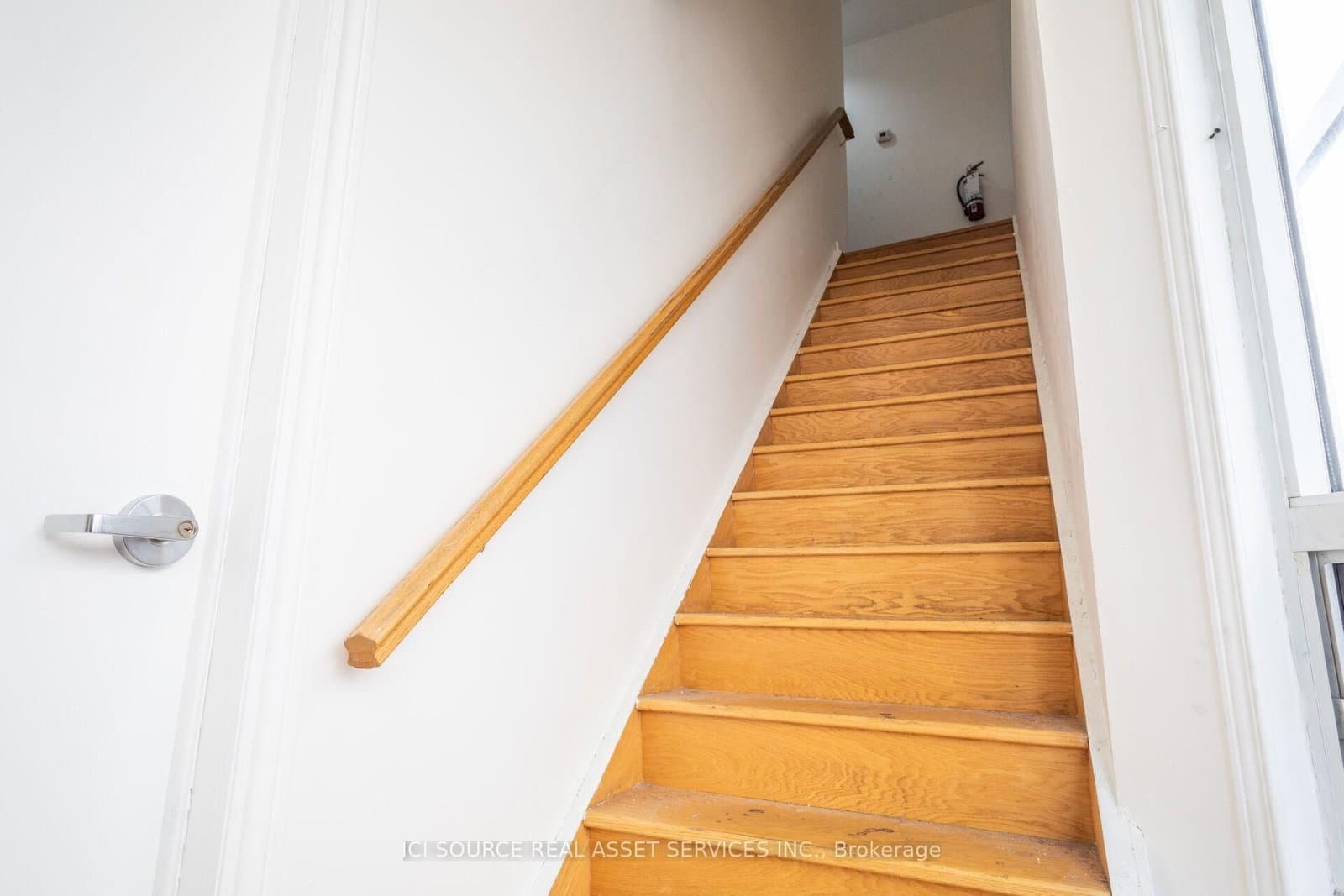 693 Euclid Avenue, Unit 2 thumbnail 7