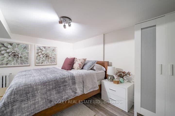 15 Manor Road E, Unit Basement thumbnail 10