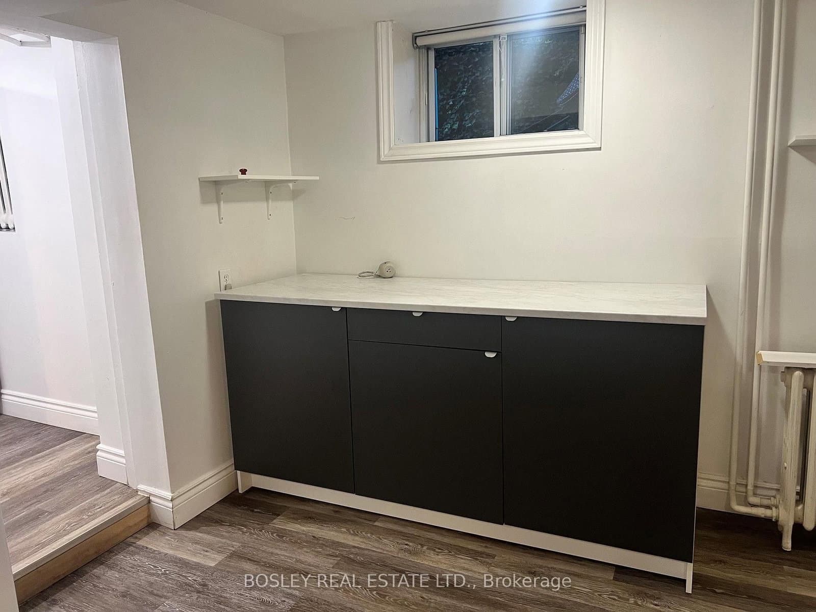 15 Manor Road E, Unit Basement thumbnail 4