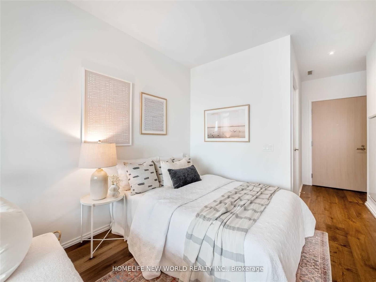 8 Hillsdale Avenue, Unit 920 thumbnail 5