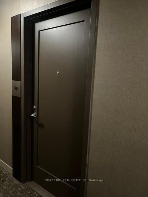 320 Tweedsmuir Avenue, Unit 209 thumbnail 5