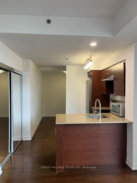 320 Tweedsmuir Avenue, Unit 301 thumbnail 10