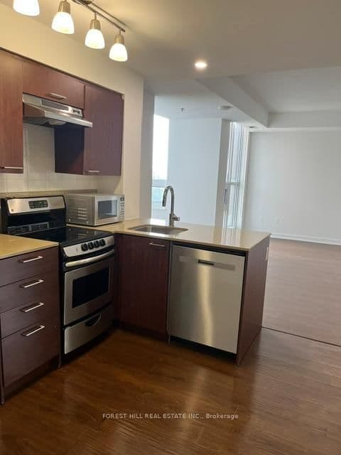 320 Tweedsmuir Avenue, Unit 301 thumbnail 13