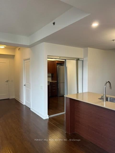 320 Tweedsmuir Avenue, Unit 301 thumbnail 7