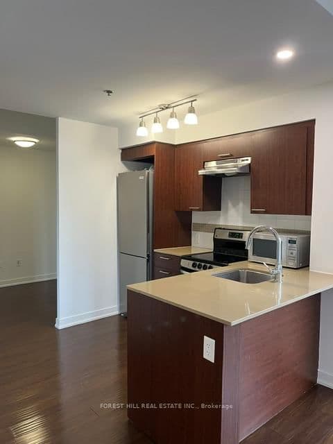 320 Tweedsmuir Avenue, Unit 301 thumbnail 9