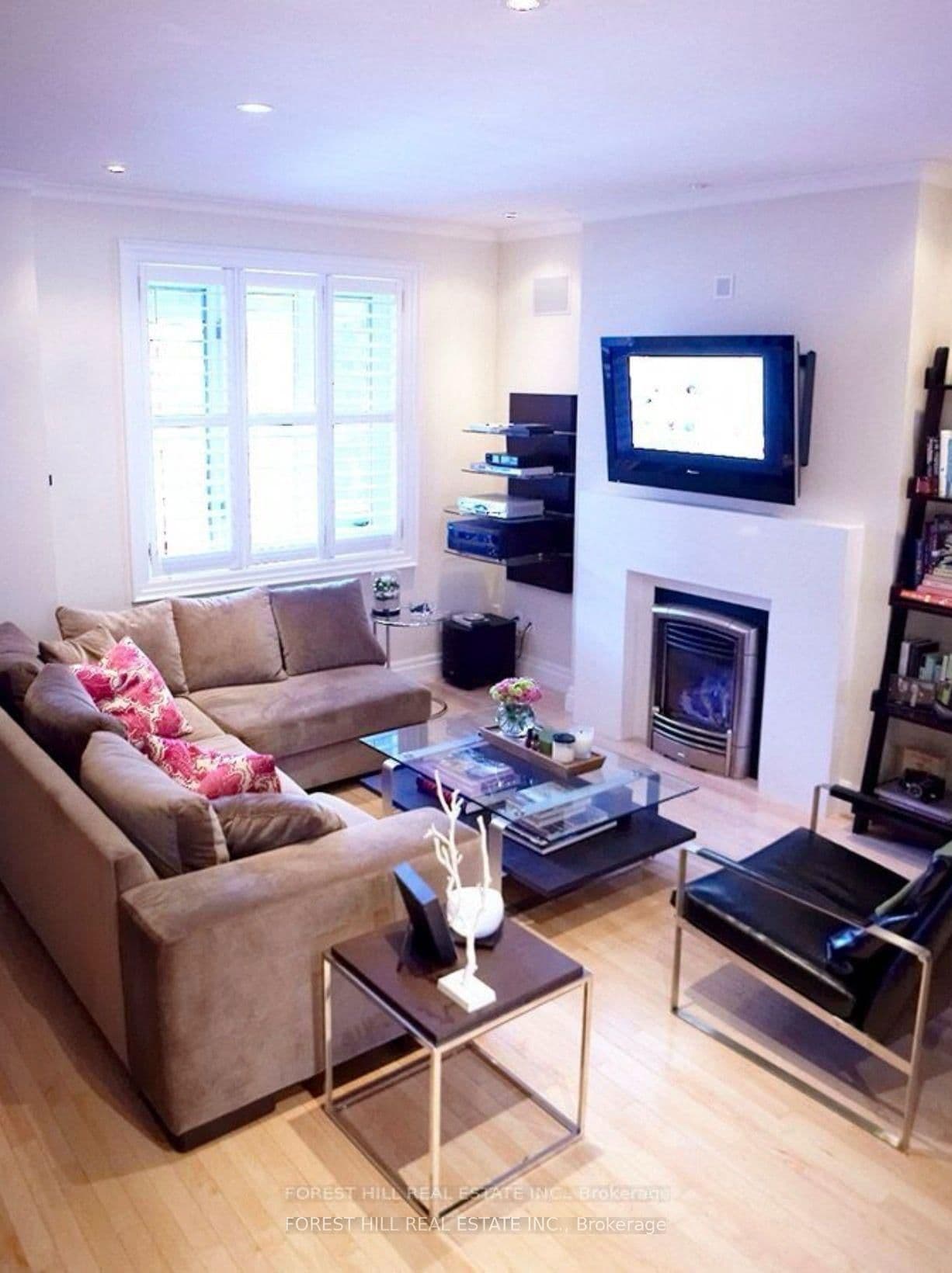 123 Helendale Avenue, Unit Main thumbnail 2