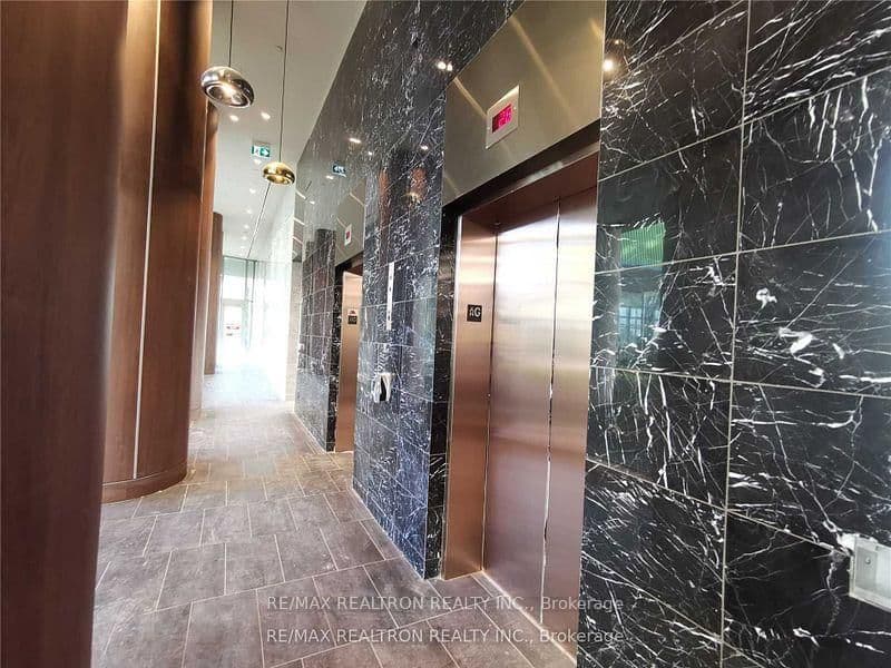 115 Mcmahon Drive, Unit 1106 thumbnail 3