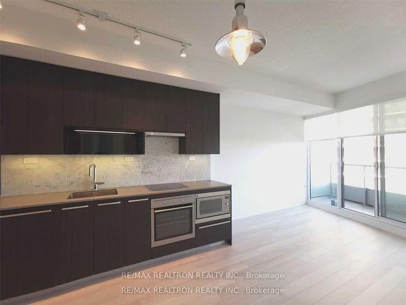 115 Mcmahon Drive, Unit 1106 thumbnail 5