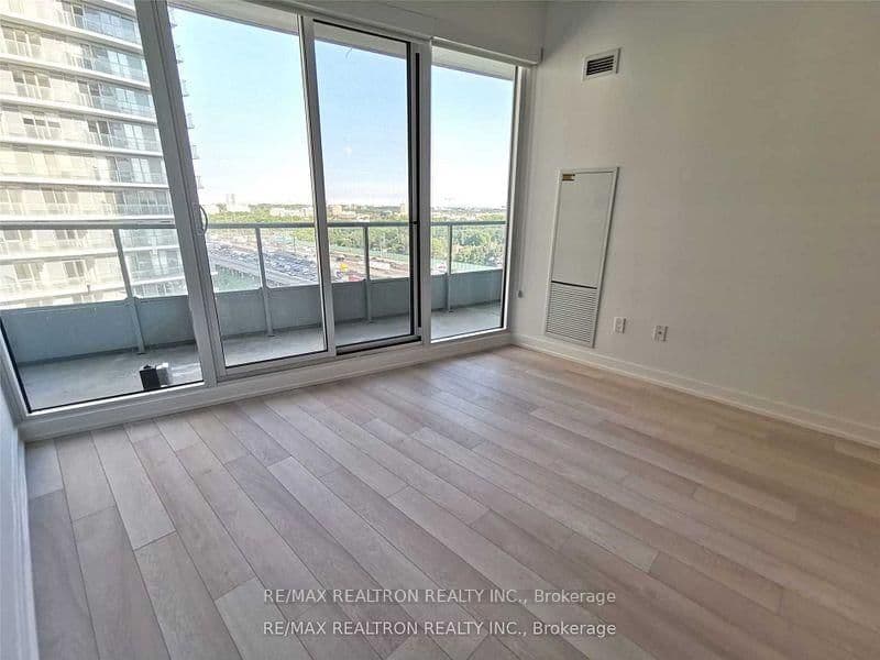 115 Mcmahon Drive, Unit 1106 thumbnail 6