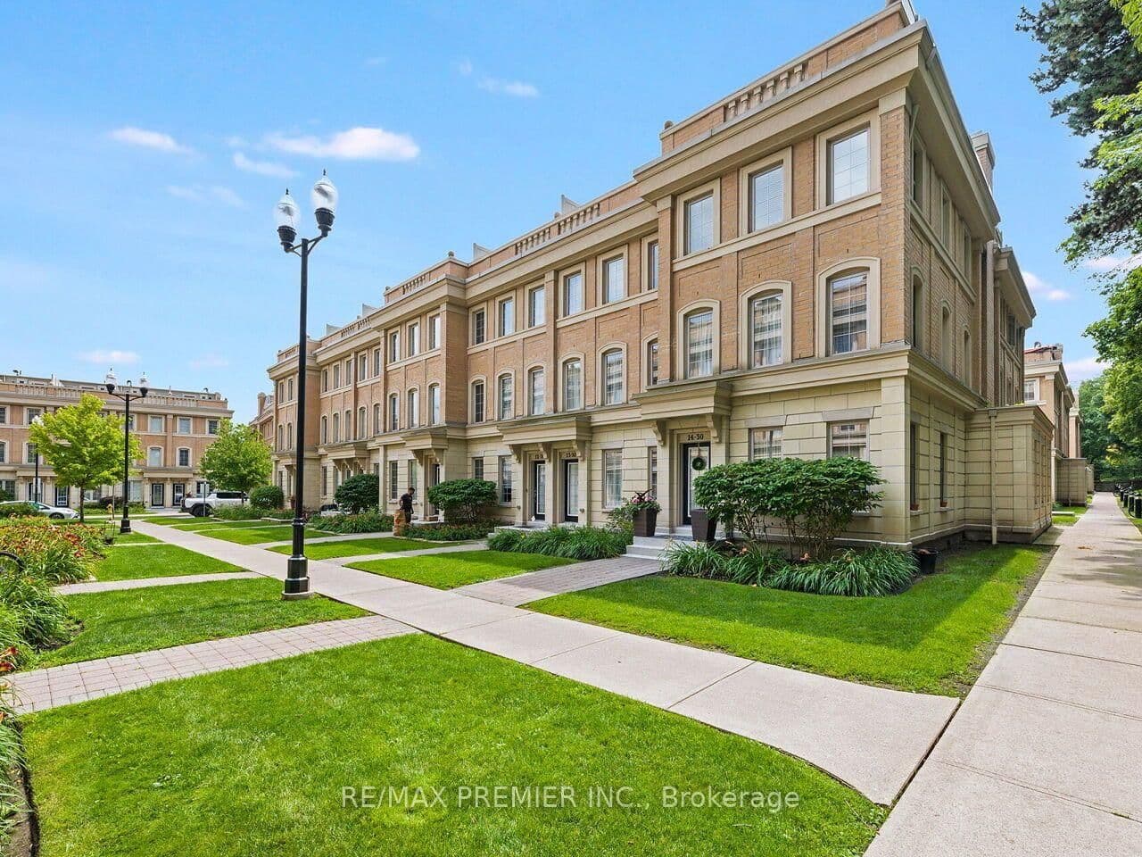30 Hargrave Lane, Unit 14 thumbnail 2