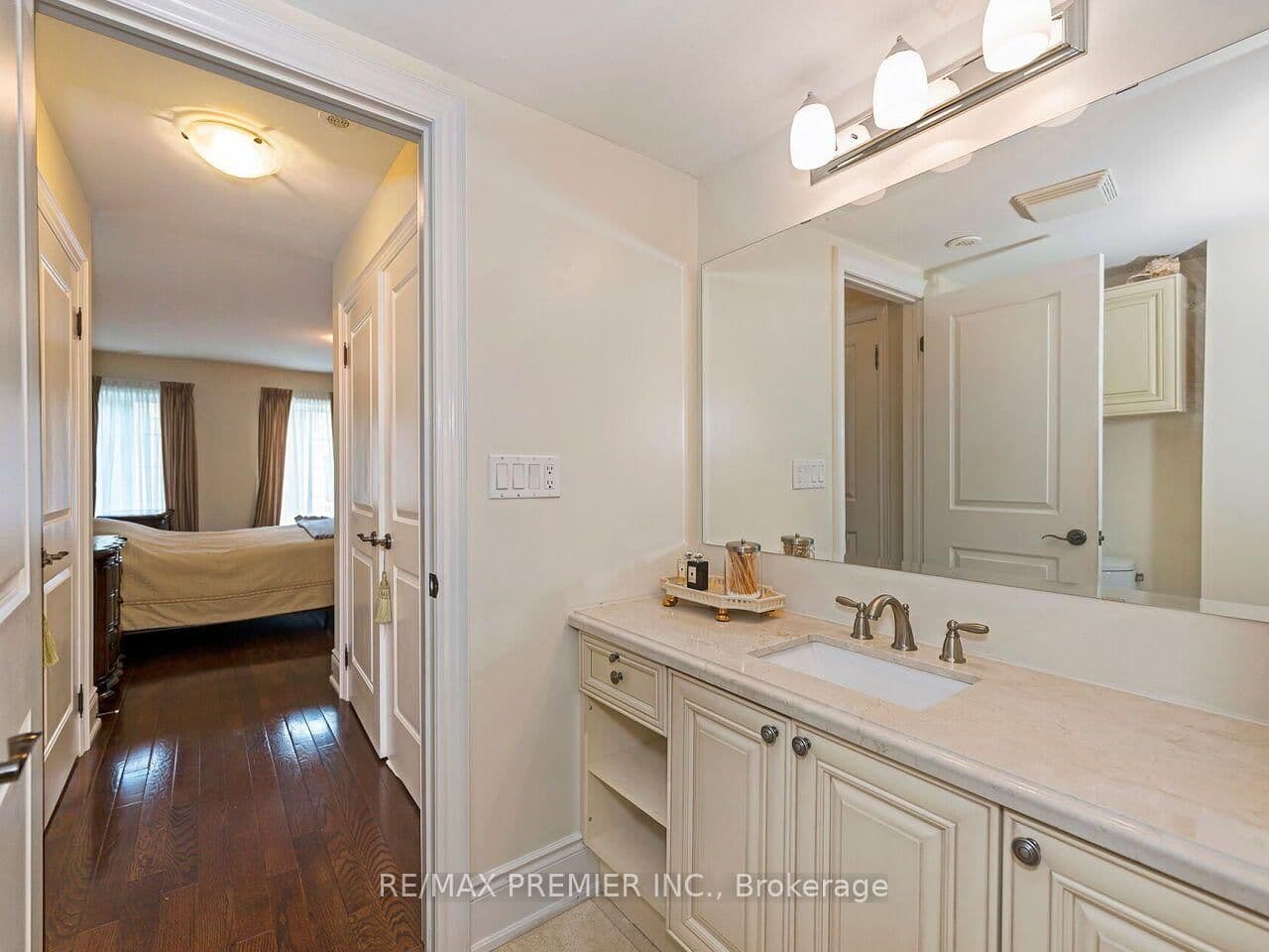 30 Hargrave Lane, Unit 14 thumbnail 21