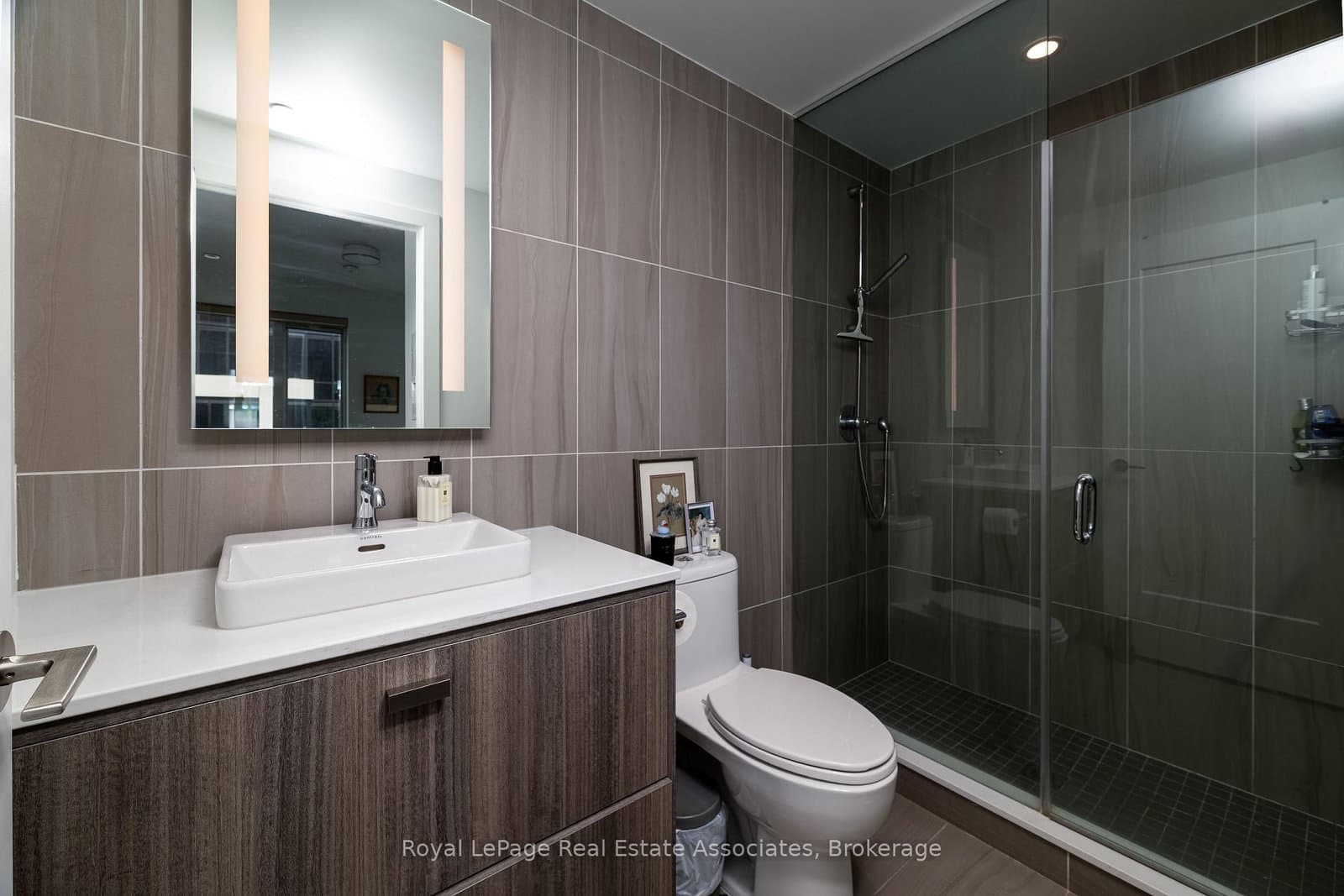 480 Front Street W, Unit 1206 thumbnail 18
