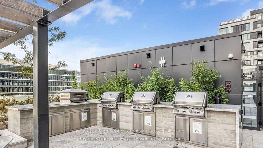 480 Front Street W, Unit 1206 thumbnail 33