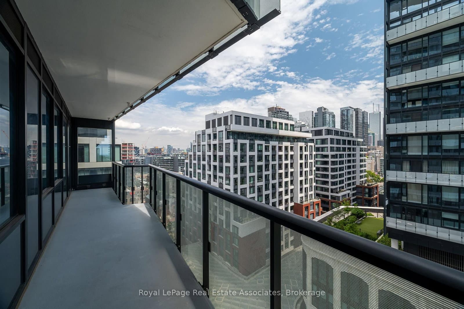 480 Front Street W, Unit 1206 thumbnail 7