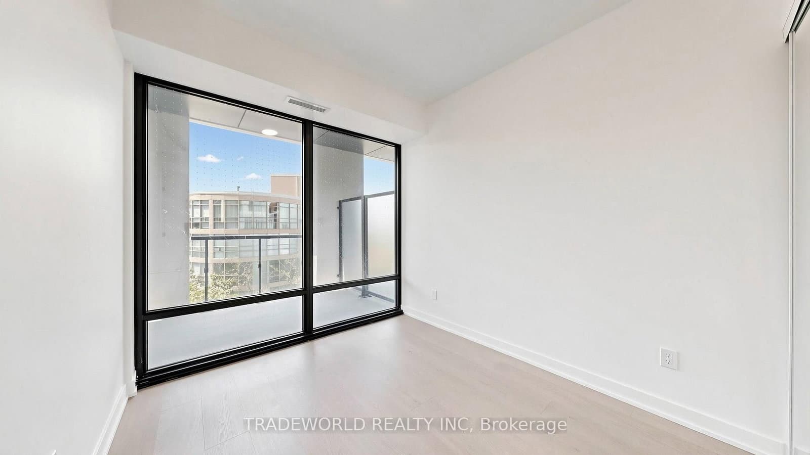 91 Montclair Avenue, Unit 707 thumbnail 13