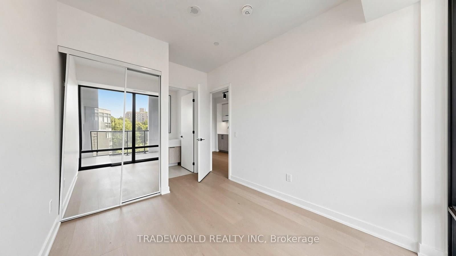91 Montclair Avenue, Unit 707 thumbnail 16
