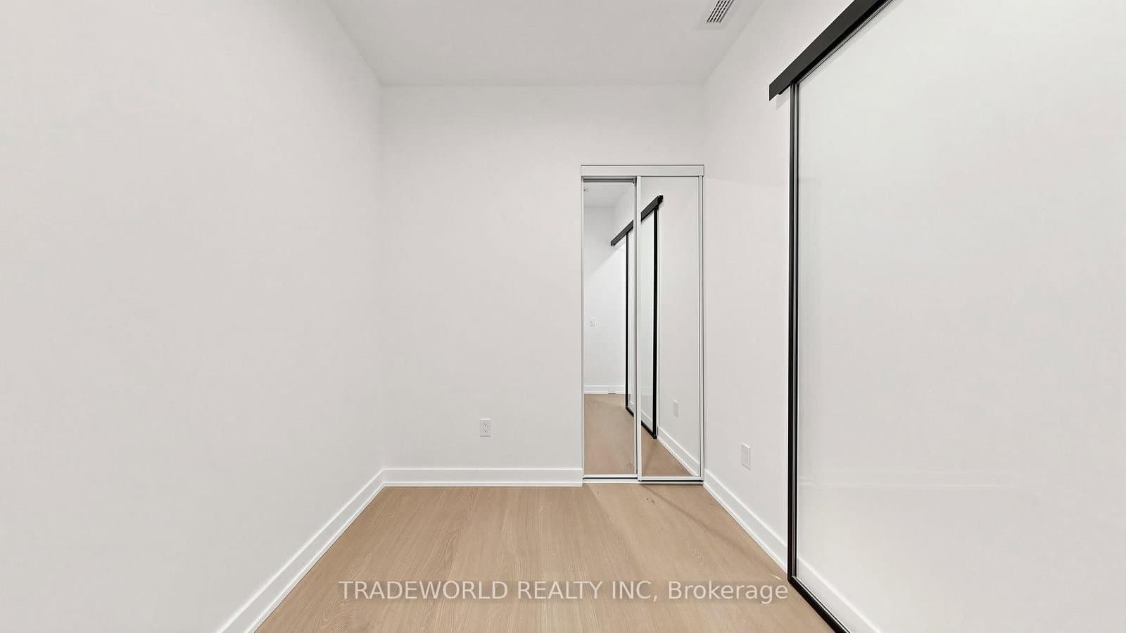 91 Montclair Avenue, Unit 707 thumbnail 22