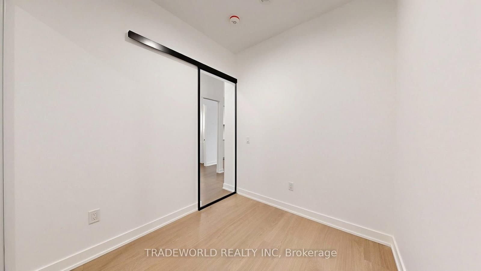 91 Montclair Avenue, Unit 707 thumbnail 24