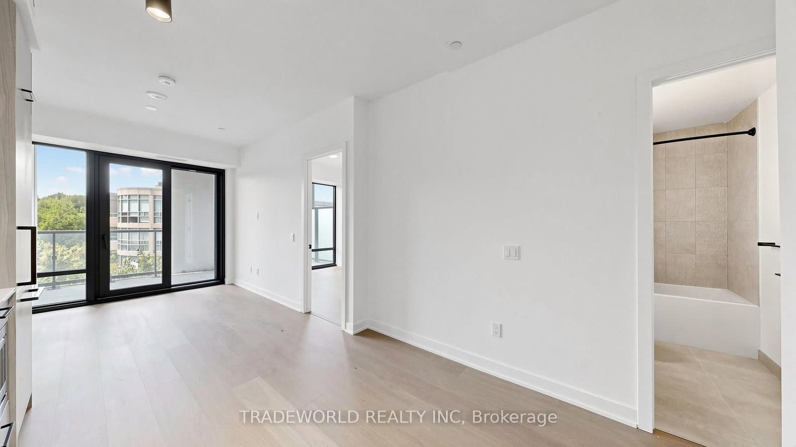 91 Montclair Avenue, Unit 707 thumbnail 6