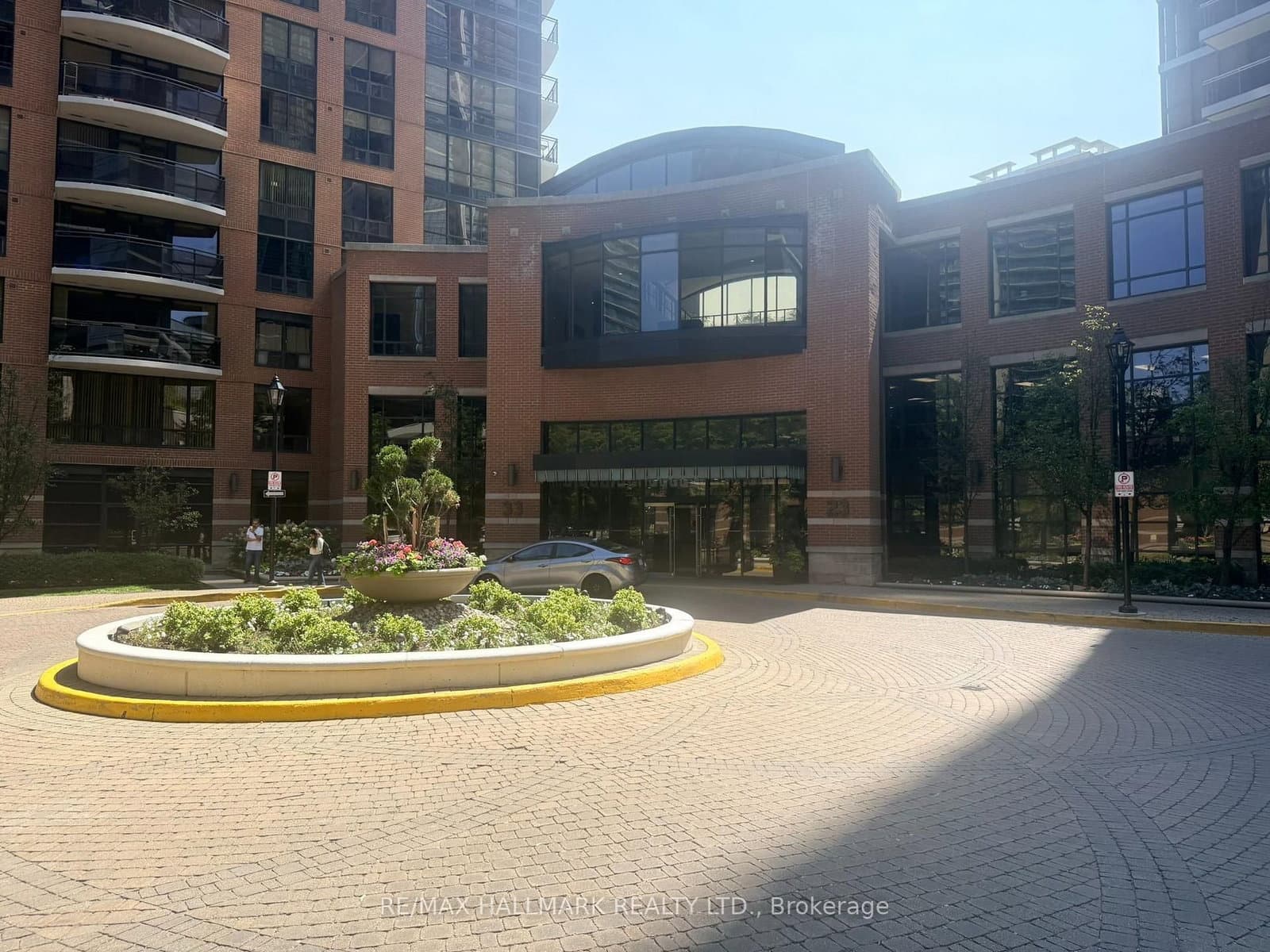 #2011 - 23 Sheppard Avenue E