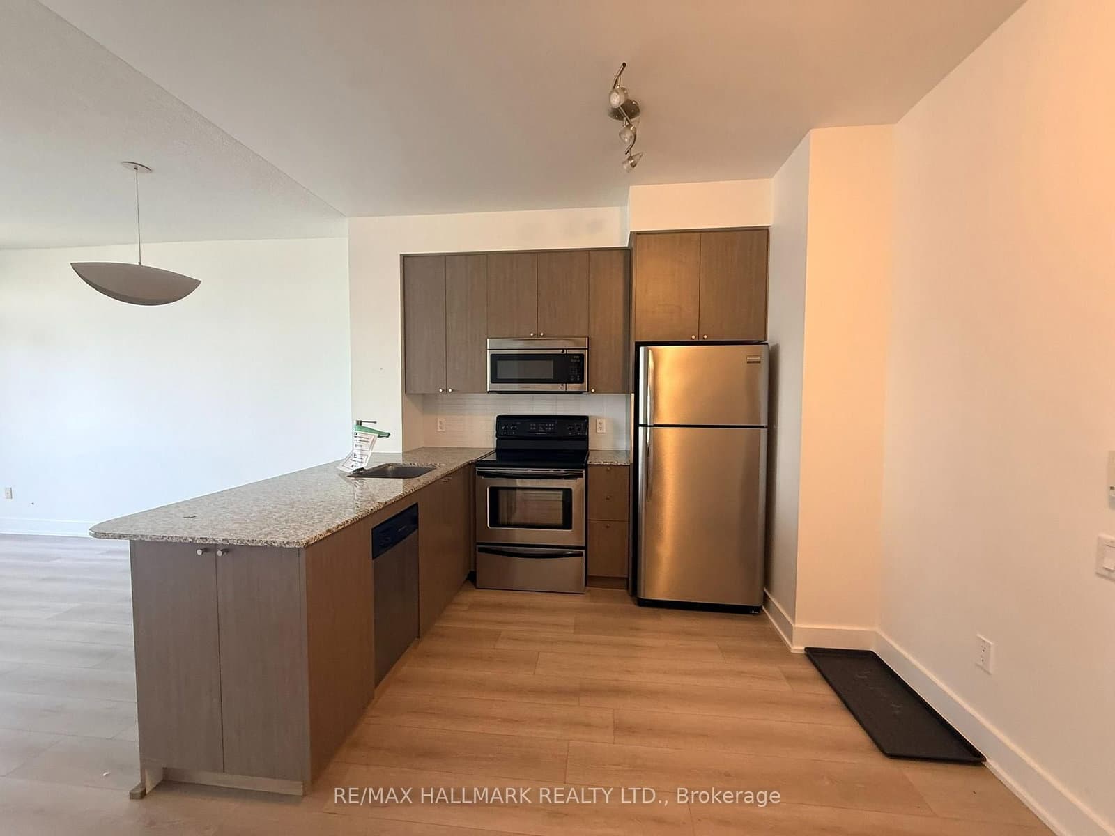 23 Sheppard Avenue E, Unit 2011 thumbnail 3