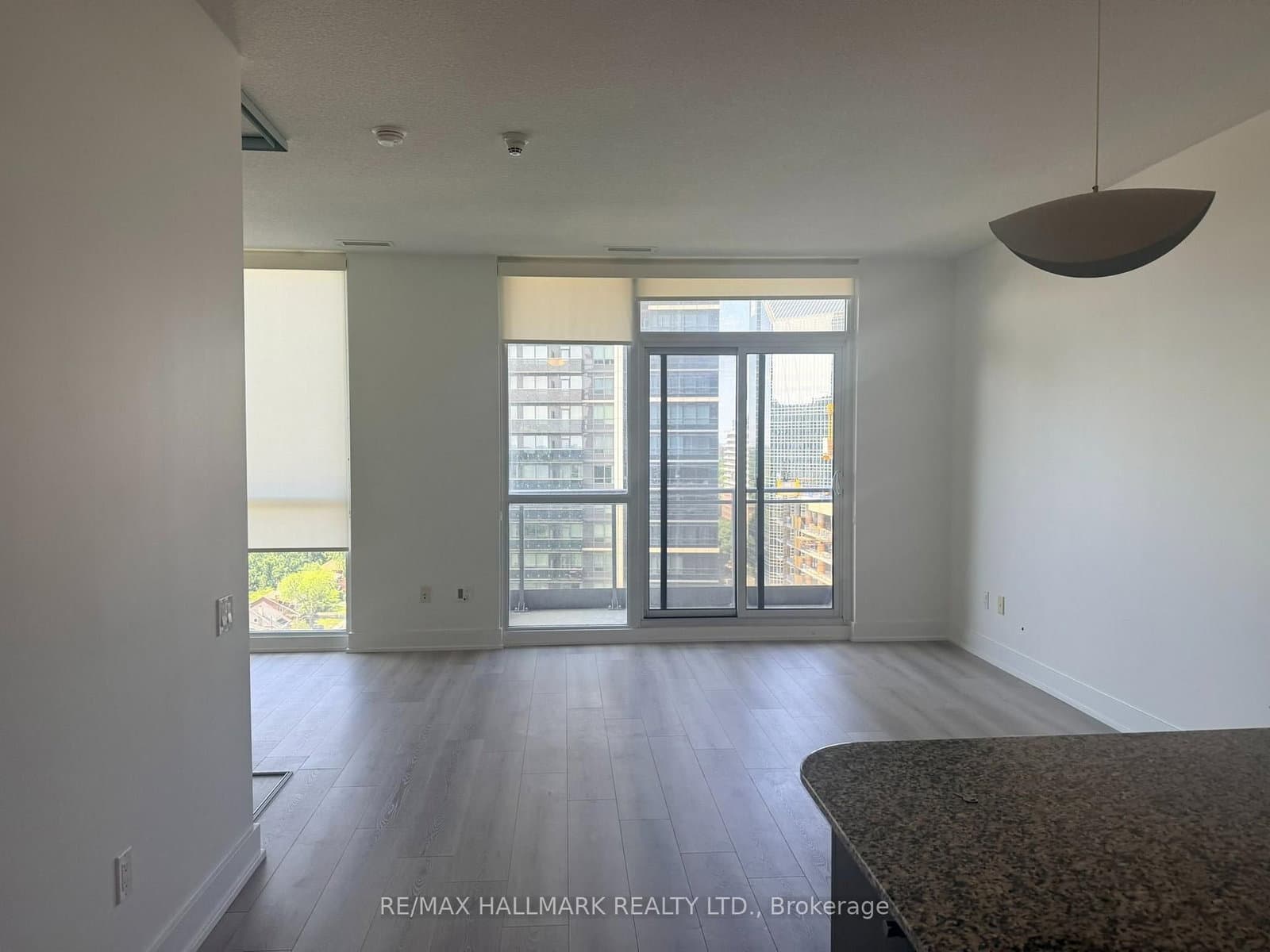23 Sheppard Avenue E, Unit 2011 thumbnail 8
