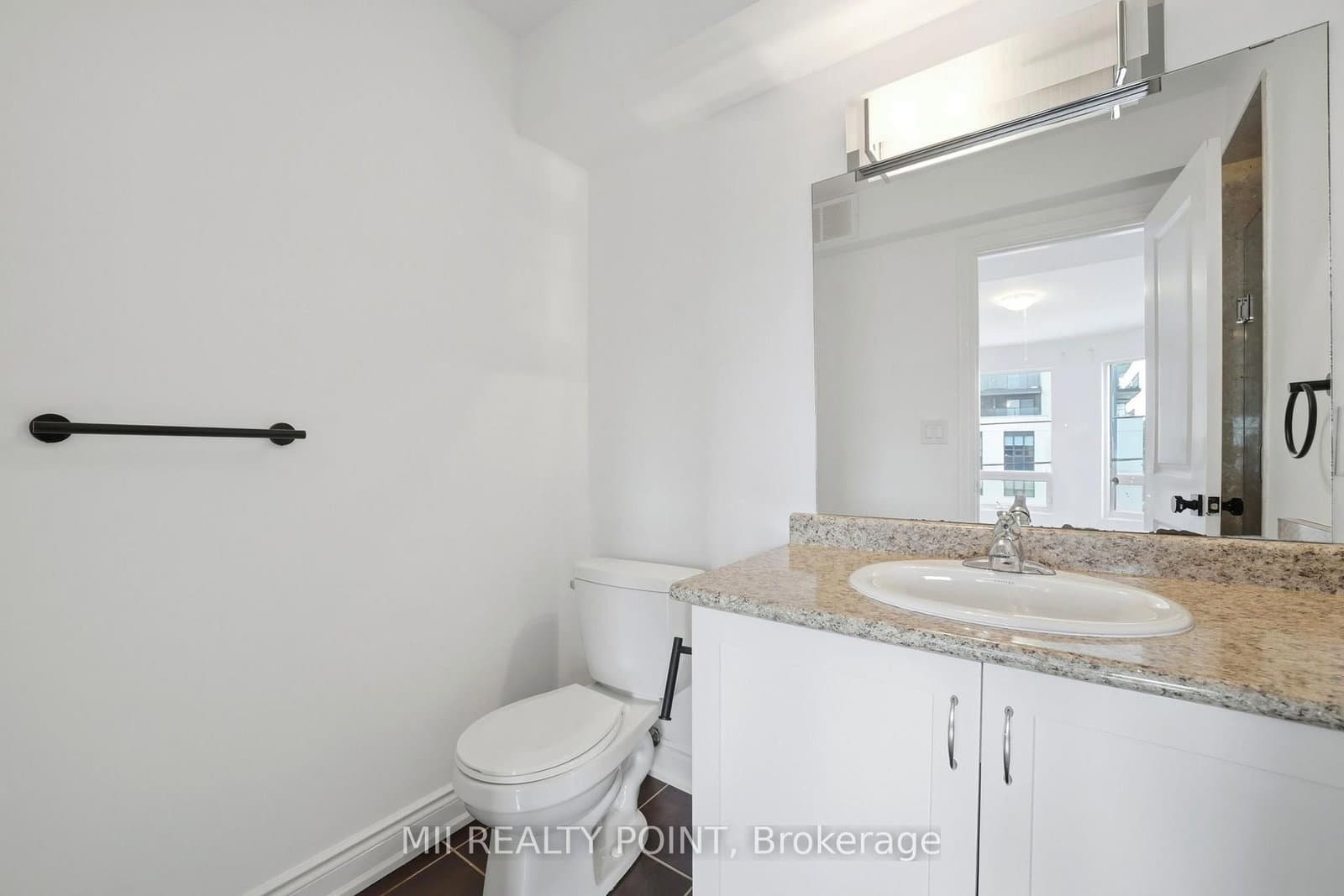 2 Maxwell Street, Unit 201 thumbnail 24