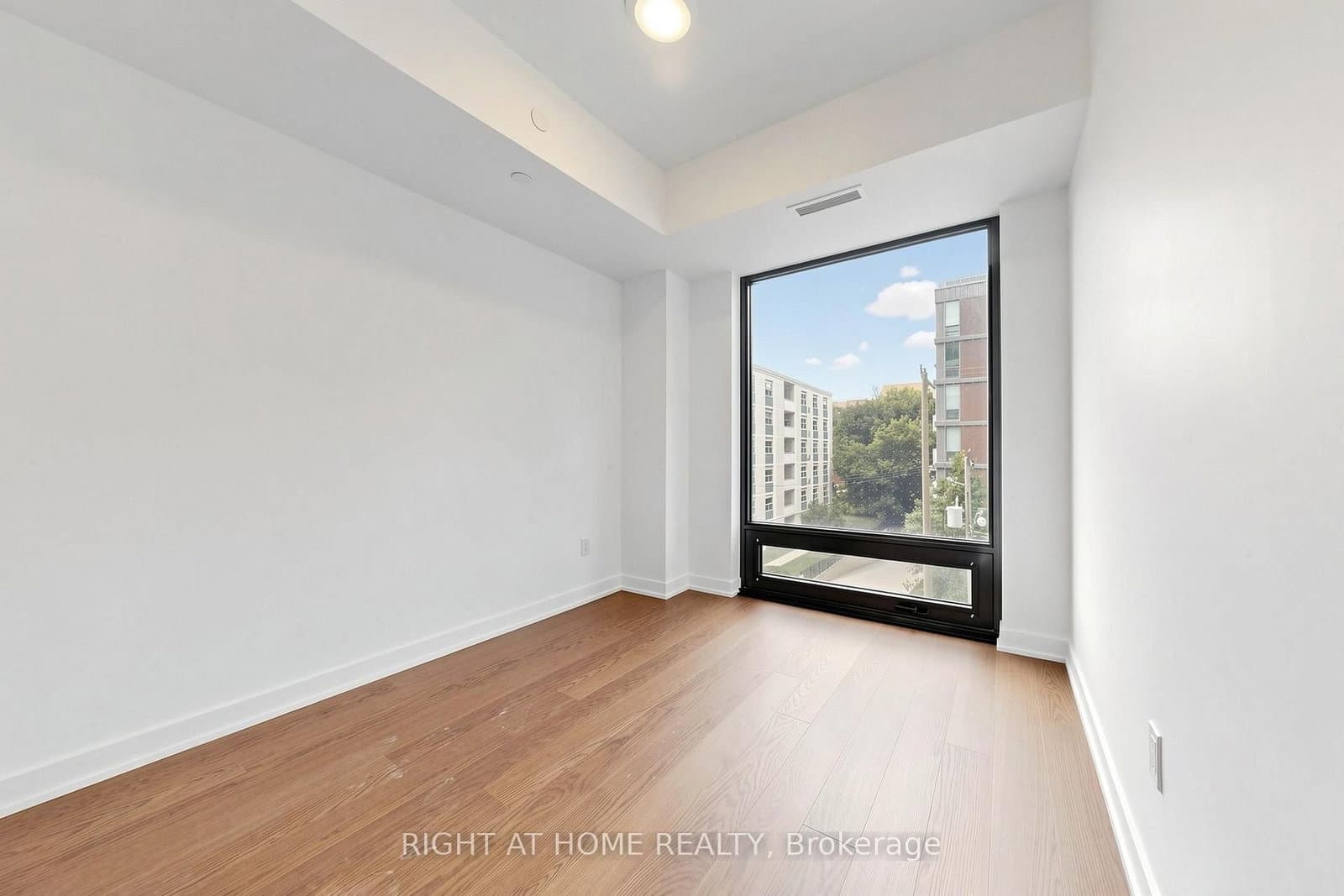 91 Montclair Avenue, Unit 521 thumbnail 18