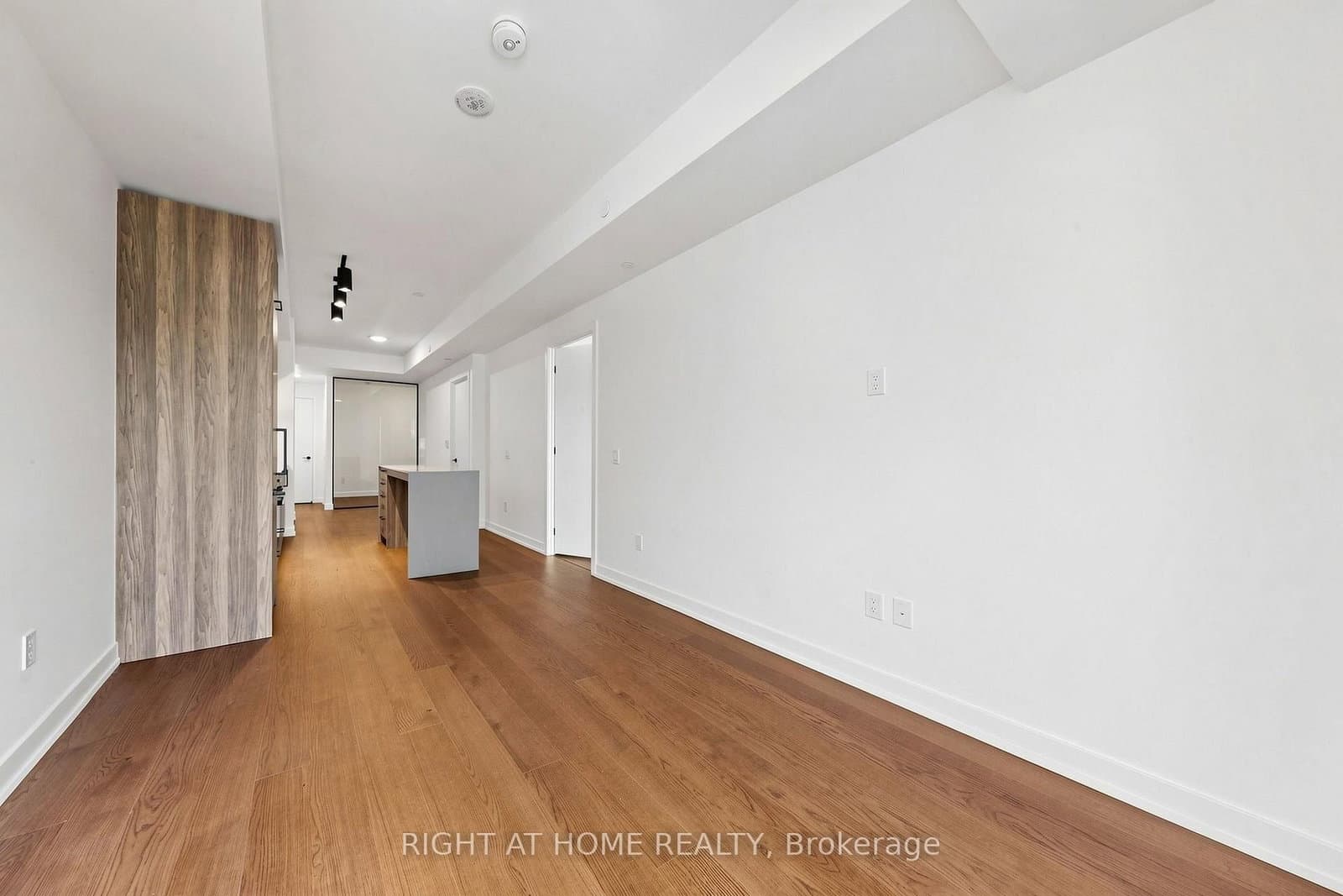 91 Montclair Avenue, Unit 521 thumbnail 8