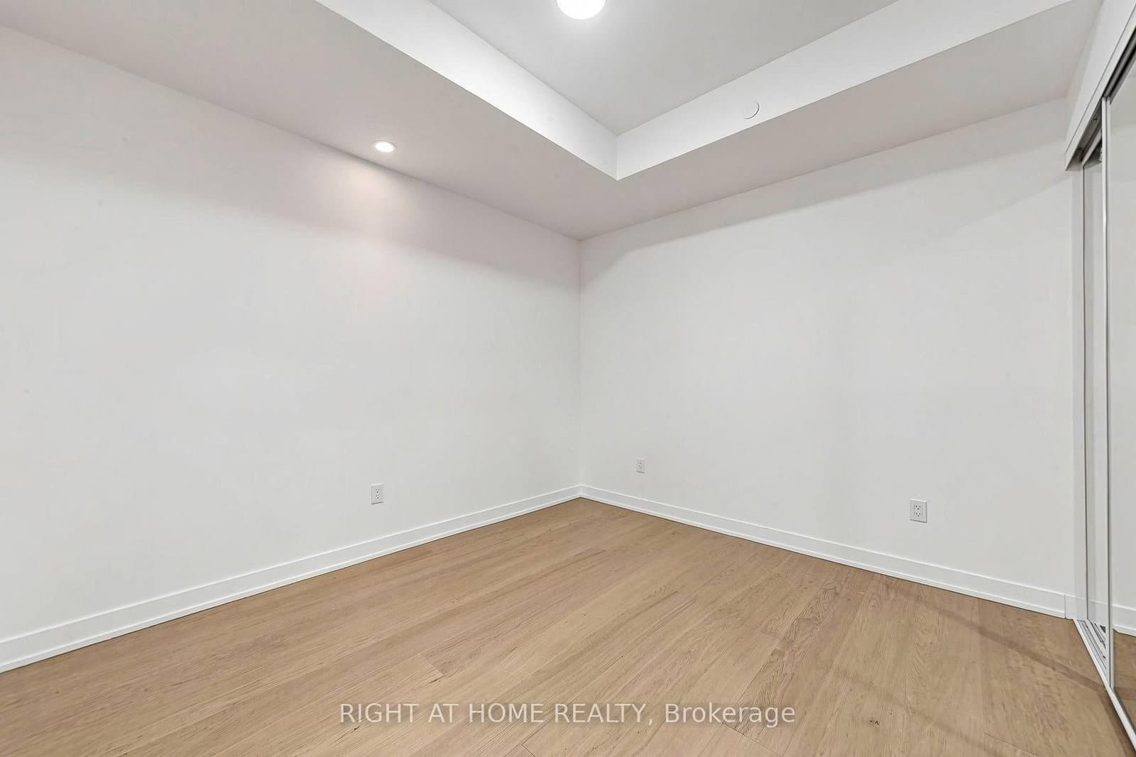 91 Montclair Avenue, Unit 536 thumbnail 28