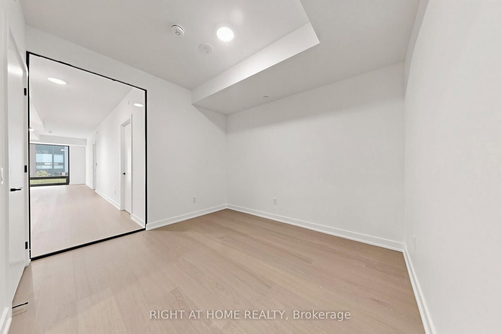 91 Montclair Avenue, Unit 536 thumbnail 30
