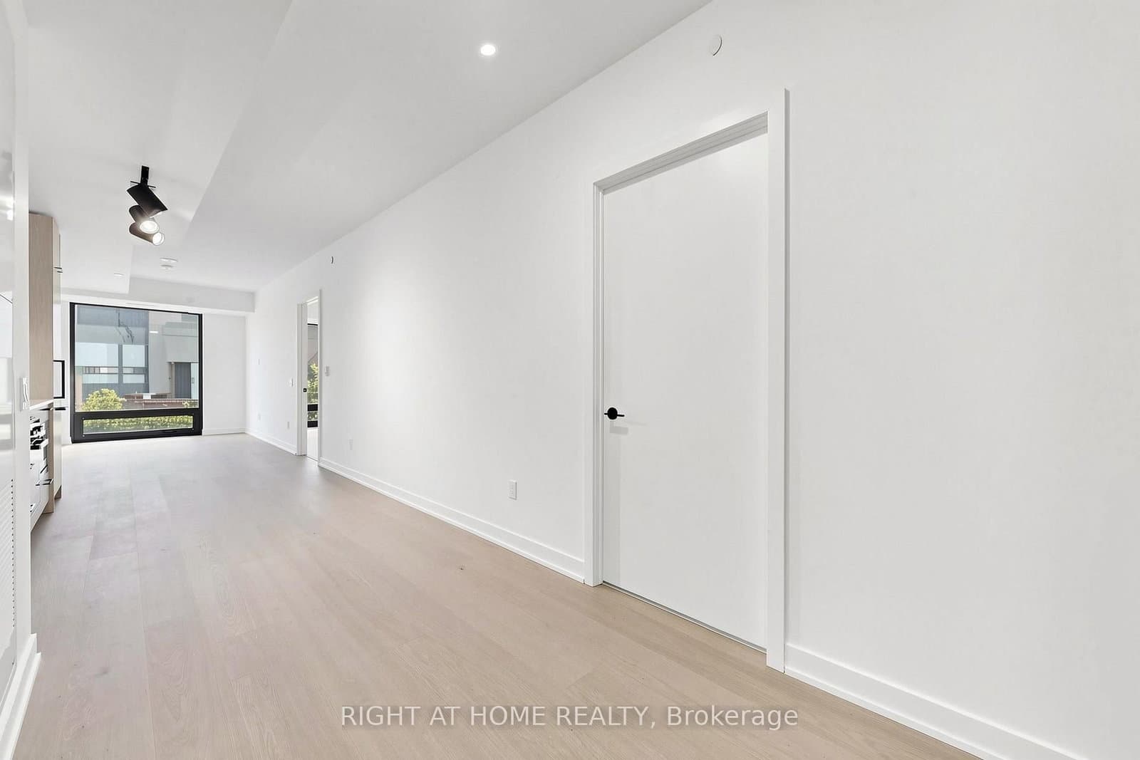 91 Montclair Avenue, Unit 536 thumbnail 5