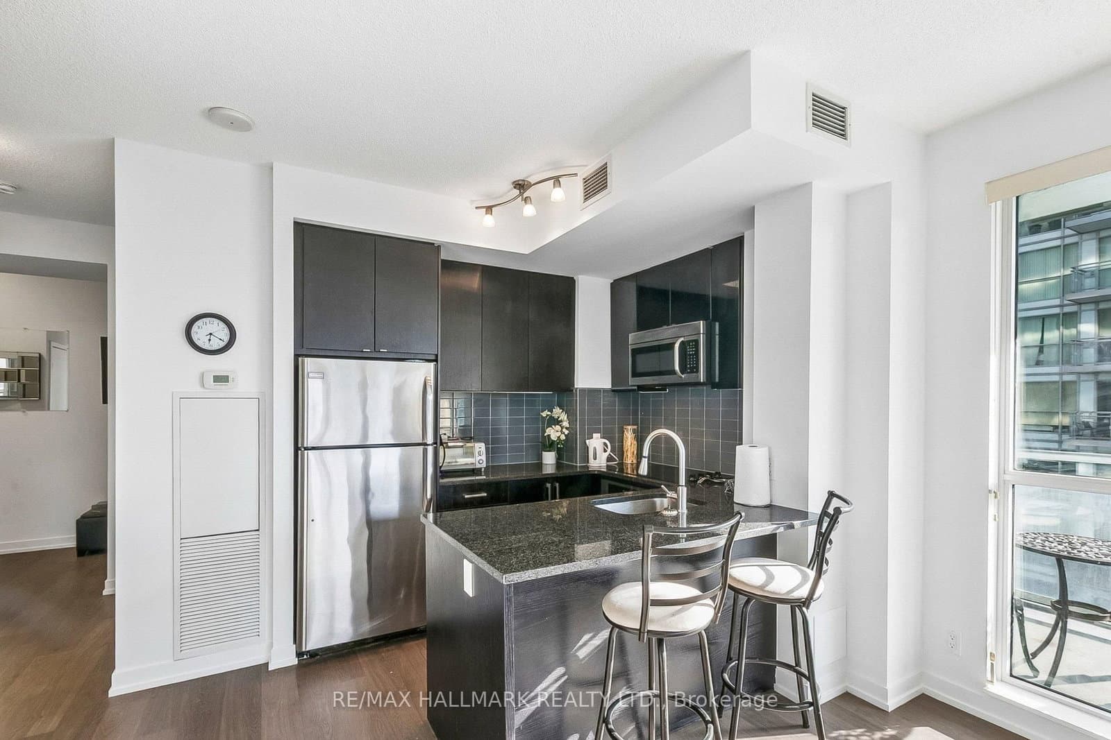 98 Lillian Street, Unit 1212 thumbnail 4
