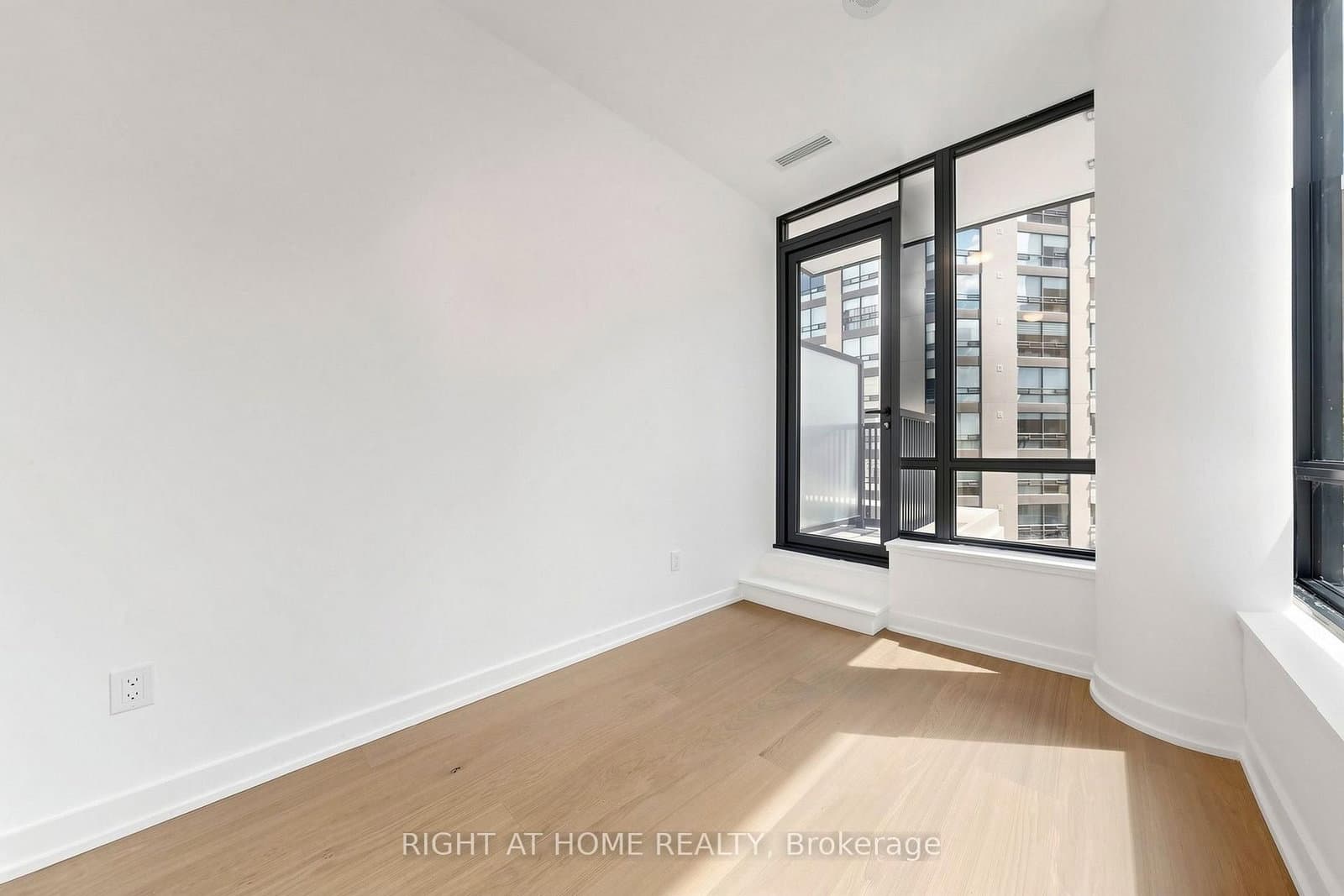 91 Montclair Avenue, Unit 832 thumbnail 16